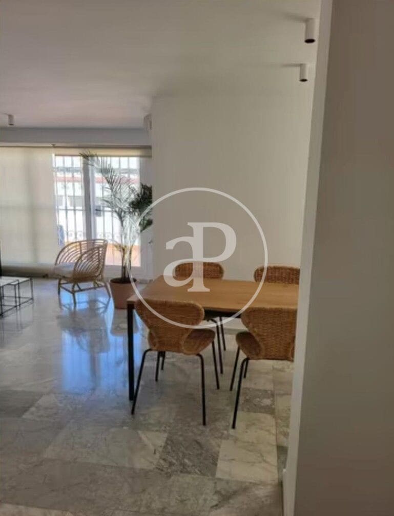 2 soveværelse Lejlighed til leje i Valencia by - € 1.700 (Ref: 8726868)