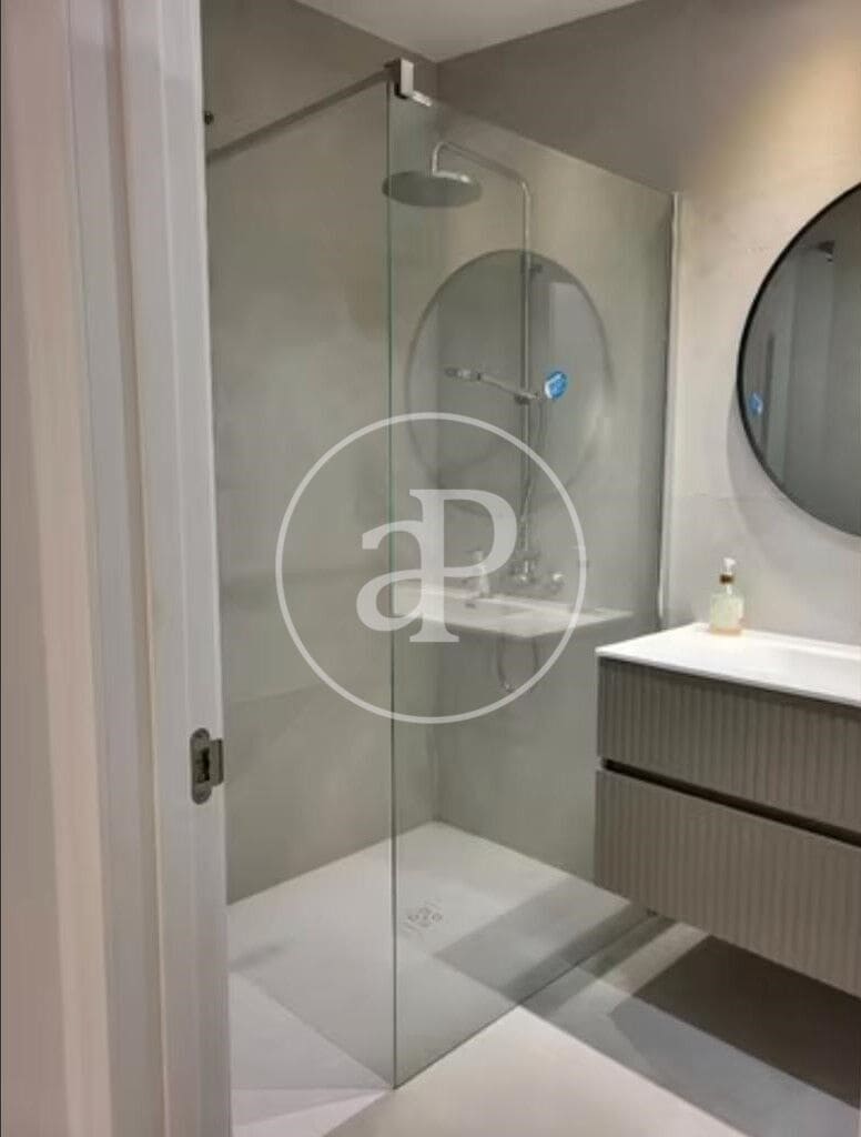 2 soveværelse Lejlighed til leje i Valencia by - € 1.700 (Ref: 8726868)