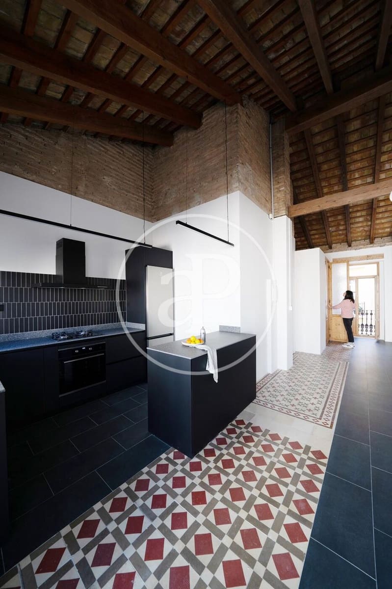 2 bedroom Apartment for rent in Valencia city - € 1,600 (Ref: 8743635)