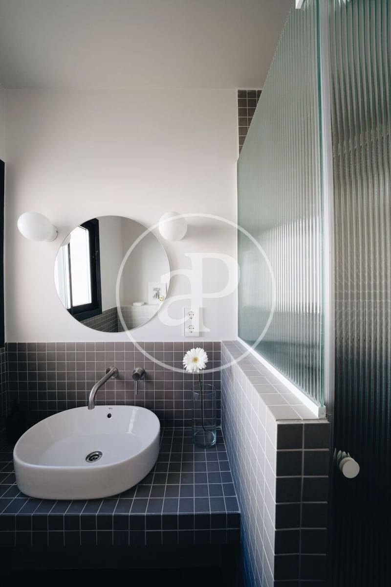2 bedroom Apartment for rent in Valencia city - € 1,600 (Ref: 8743635)