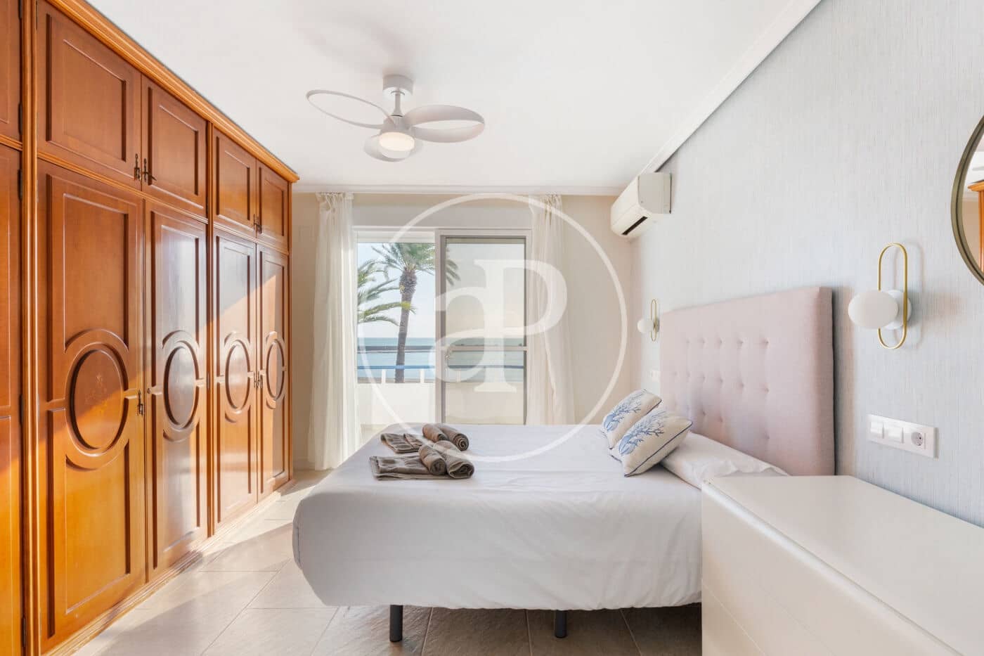 5 bedroom Villa for rent in La Pobla de Farnals - € 3,500 (Ref: 8752481)