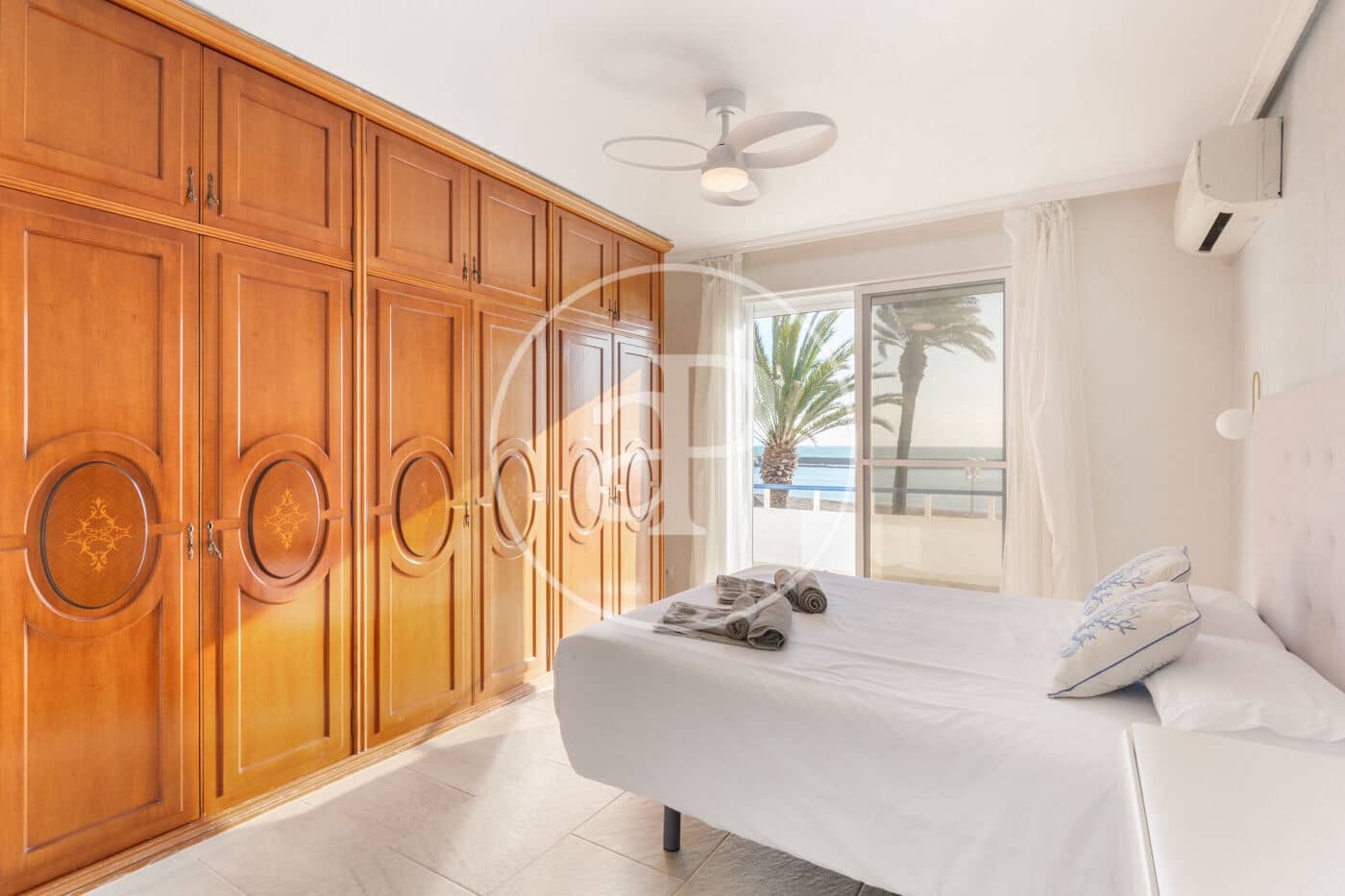 5 bedroom Villa for rent in La Pobla de Farnals - € 3,500 (Ref: 8752481)