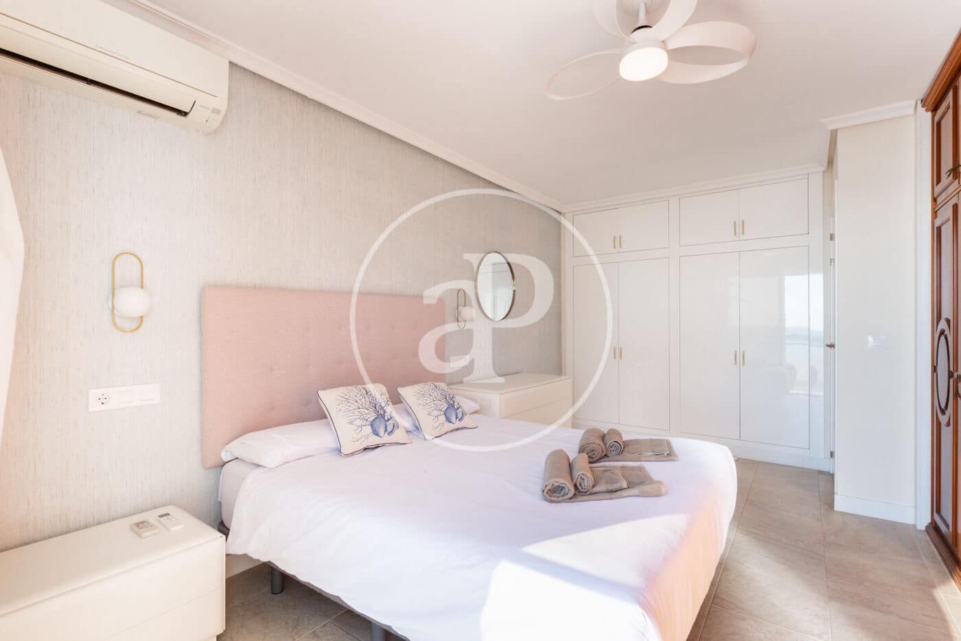 5 bedroom Villa for rent in La Pobla de Farnals - € 3,500 (Ref: 8752481)