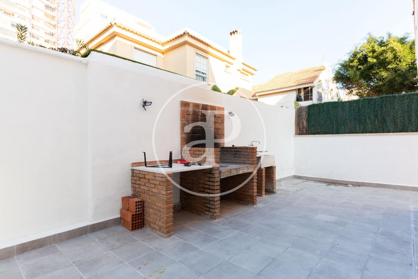 5 bedroom Villa for rent in La Pobla de Farnals - € 3,500 (Ref: 8752481)