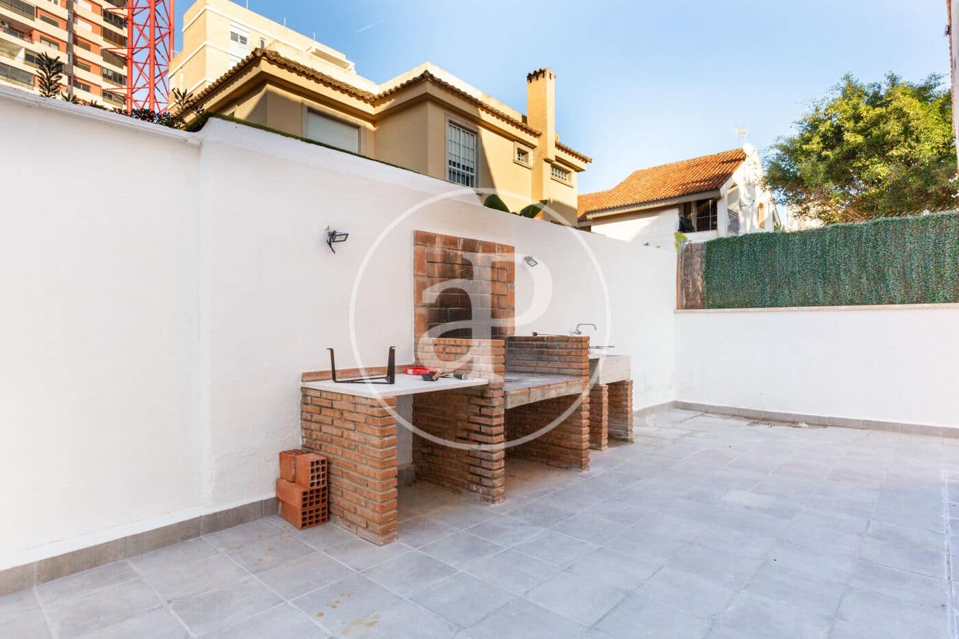 5 bedroom Villa for rent in La Pobla de Farnals - € 3,500 (Ref: 8752481)