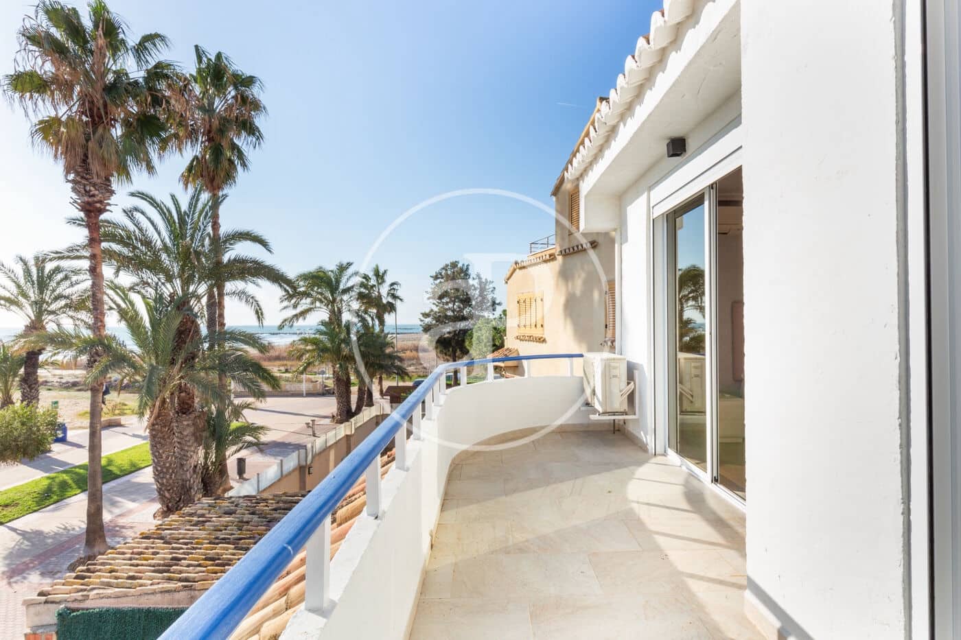 5 bedroom Villa for rent in La Pobla de Farnals - € 3,500 (Ref: 8752481)