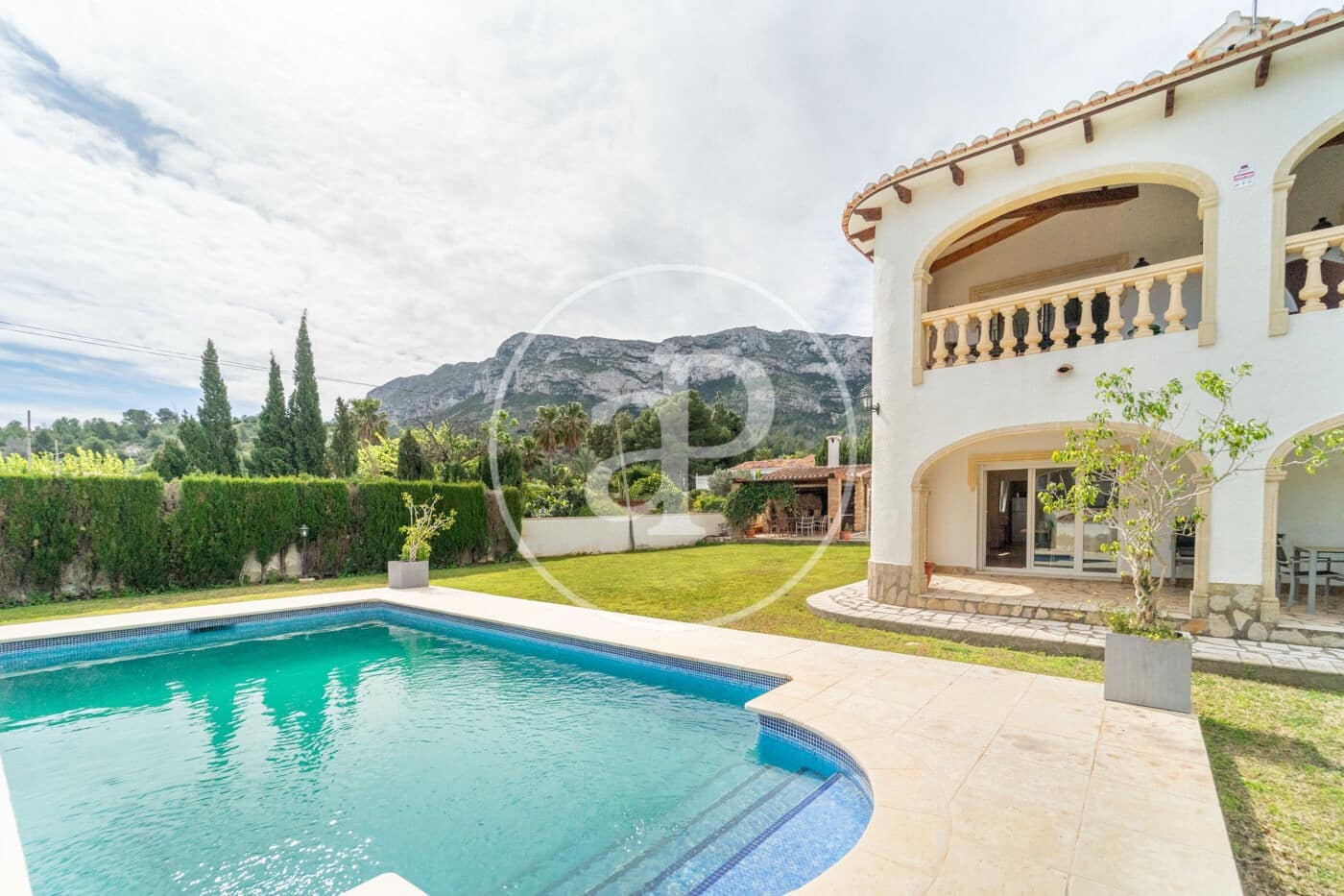 5 bedroom Villa for sale in Denia with pool - € 799,000 (Ref: 8752488)