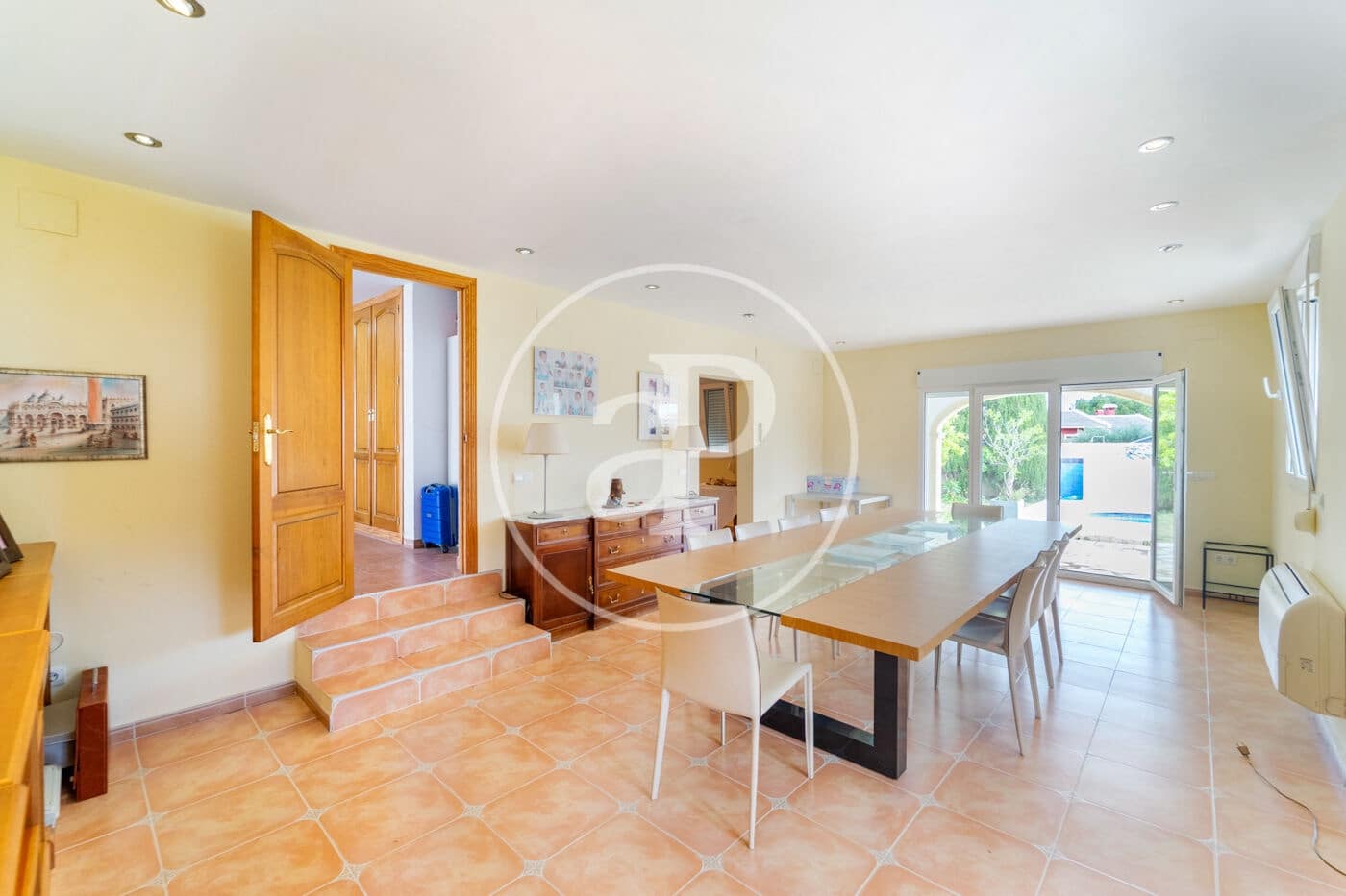 5 bedroom Villa for sale in Denia with pool - € 799,000 (Ref: 8752488)