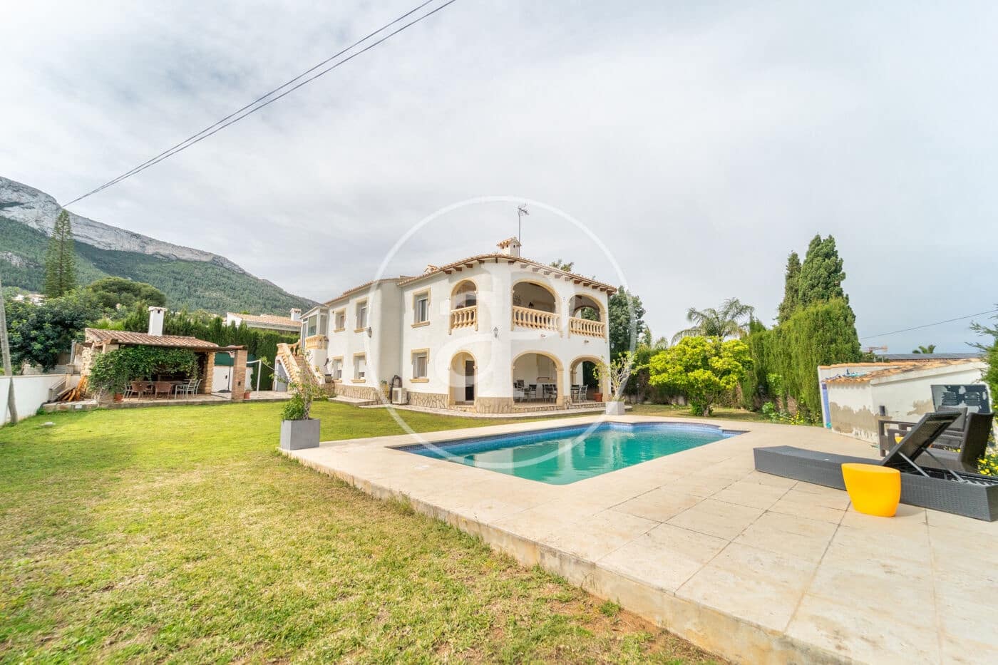 5 bedroom Villa for sale in Denia with pool - € 799,000 (Ref: 8752488)