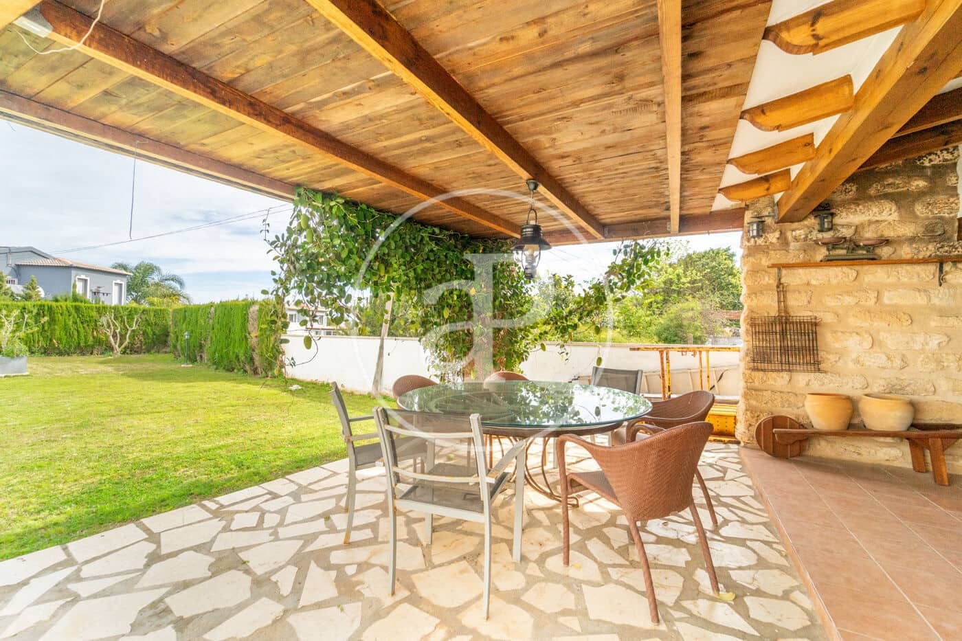 5 bedroom Villa for sale in Denia with pool - € 799,000 (Ref: 8752488)