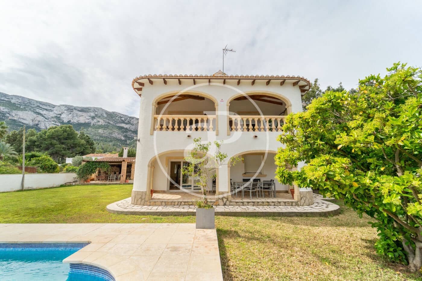 5 bedroom Villa for sale in Denia with pool - € 799,000 (Ref: 8752488)