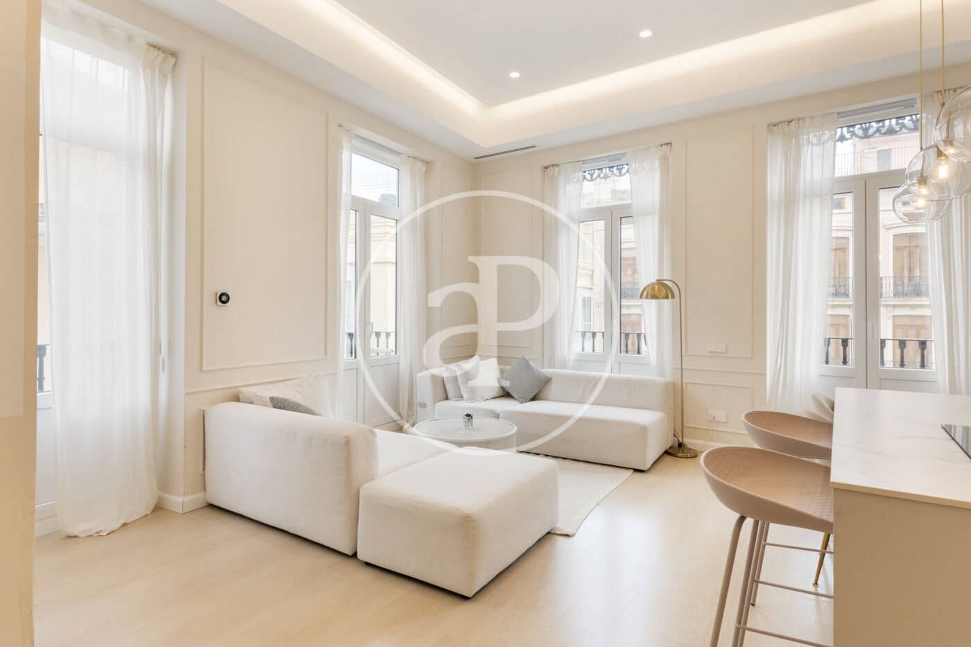 1 slaapkamer Appartement te huur in Valencia stad - € 1.700 (Ref: 8760287)