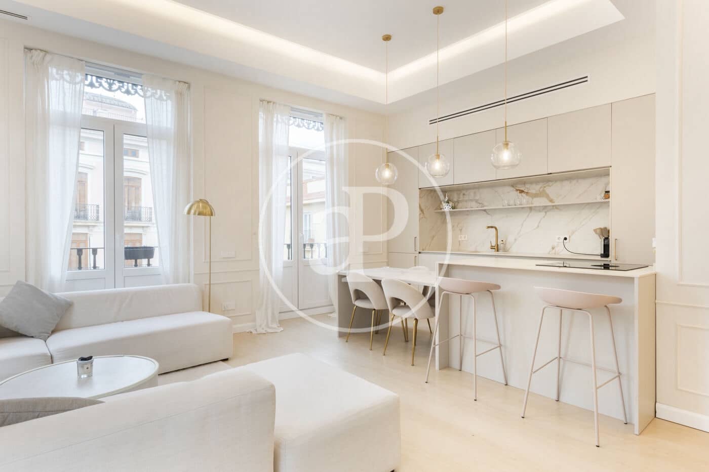 1 slaapkamer Appartement te huur in Valencia stad - € 1.700 (Ref: 8760287)