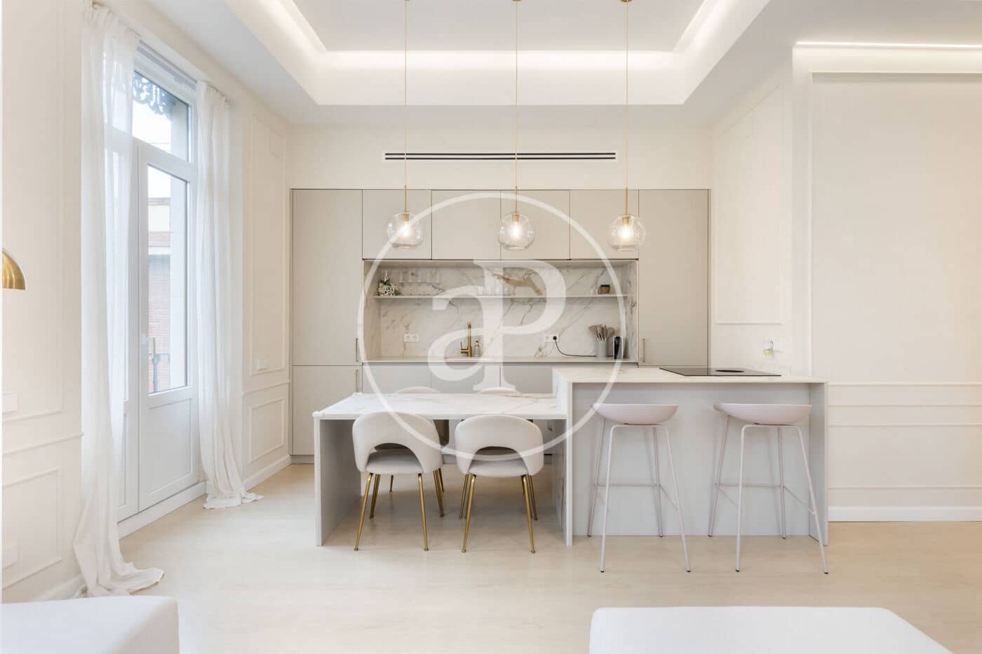 1 slaapkamer Appartement te huur in Valencia stad - € 1.700 (Ref: 8760287)