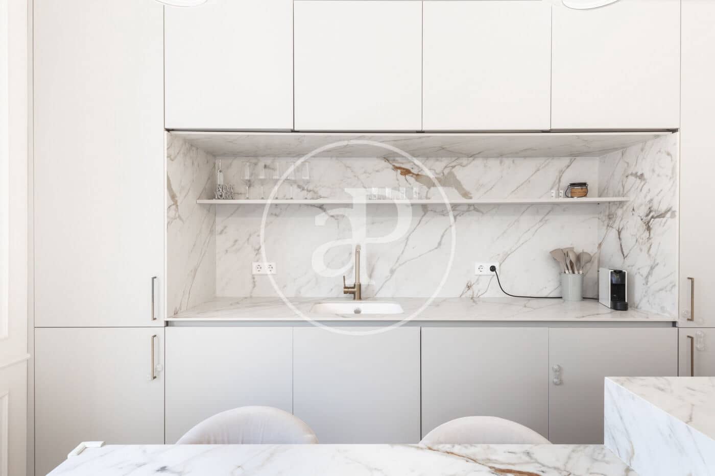 1 slaapkamer Appartement te huur in Valencia stad - € 1.700 (Ref: 8760287)