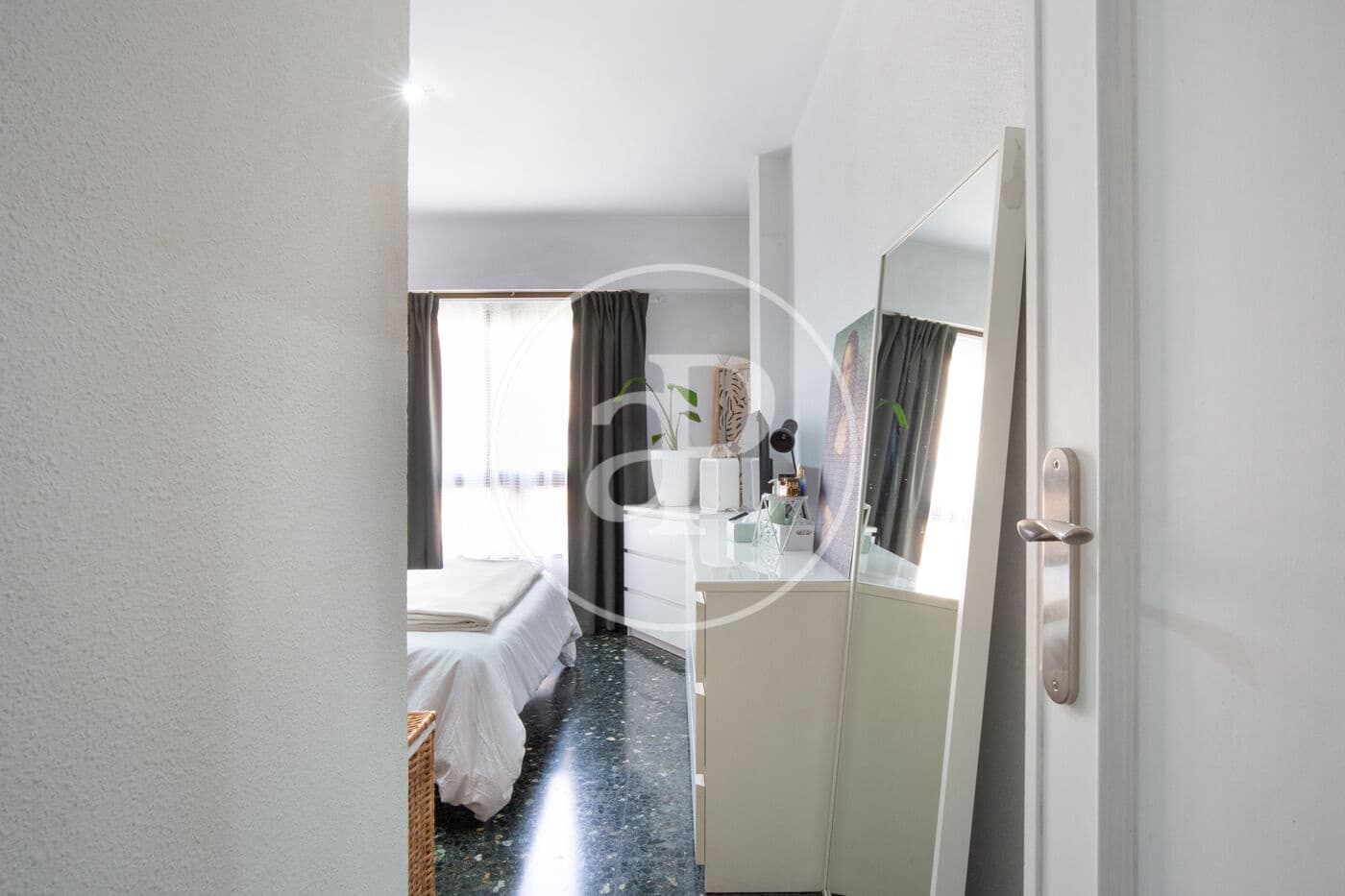 2 bedroom Apartment for rent in Valencia city - € 1,350 (Ref: 8764120)