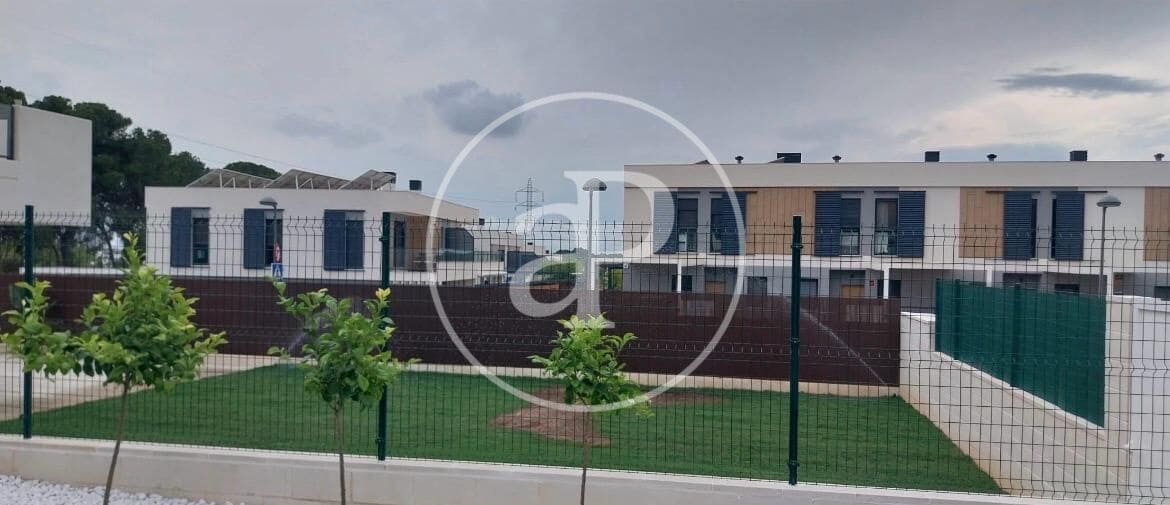 4 quarto Moradia para arrendar em Betera com piscina - 3 250 € (Ref: 8764123)