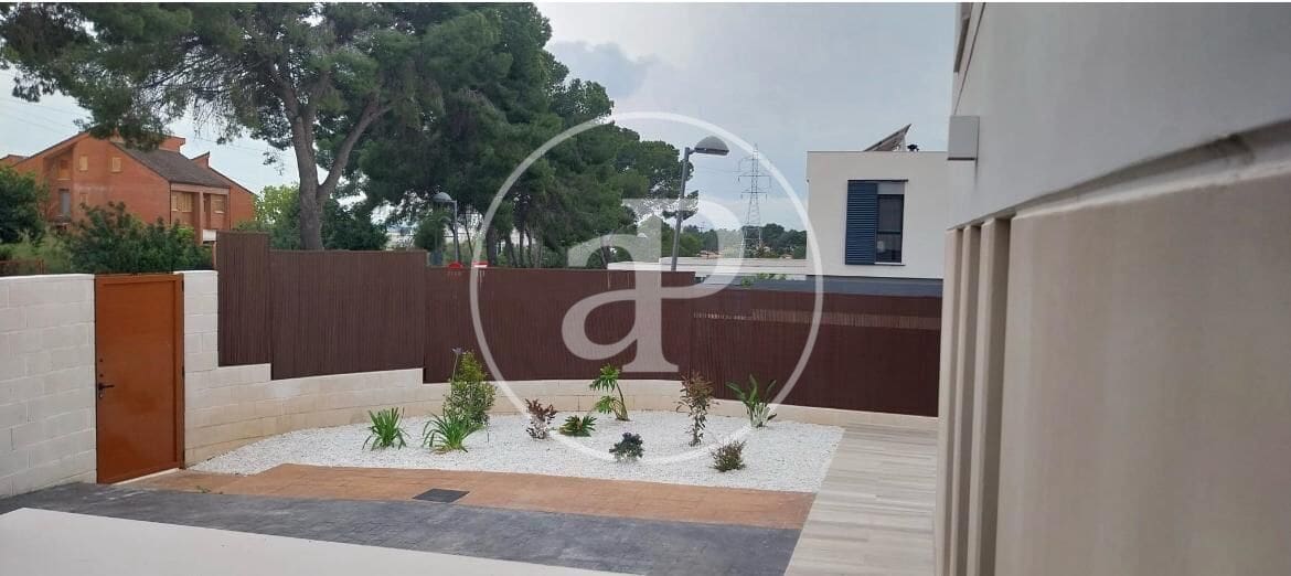 4 quarto Moradia para arrendar em Betera com piscina - 3 250 € (Ref: 8764123)