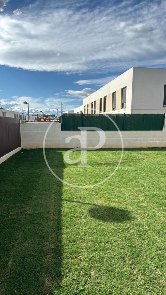 4 quarto Moradia para arrendar em Betera com piscina - 3 250 € (Ref: 8764123)