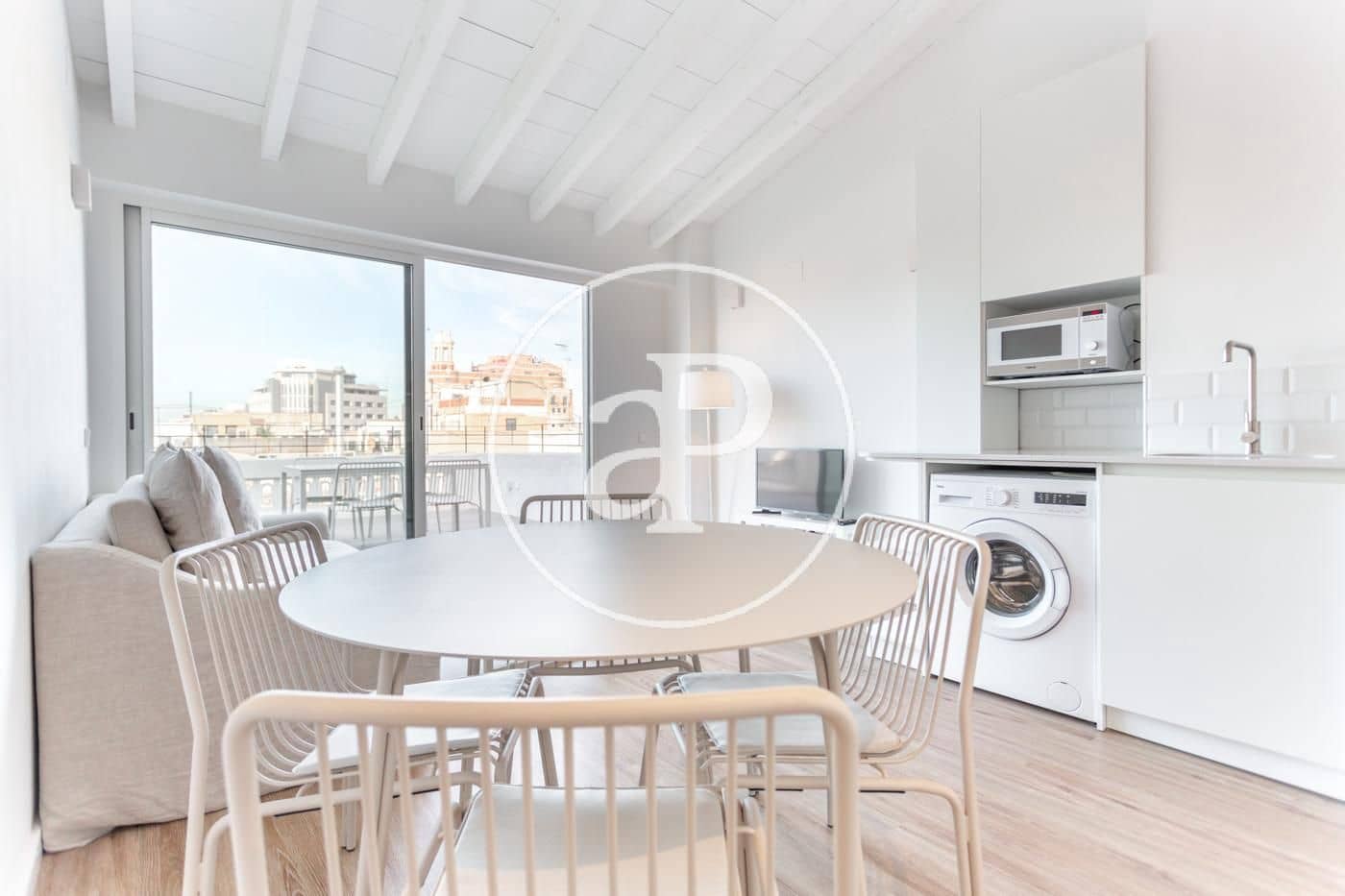 2 makuuhuone Kattohuoneisto vuokrattavana paikassa Valencia kaupunki - 1 900 € (Ref: 8764126)