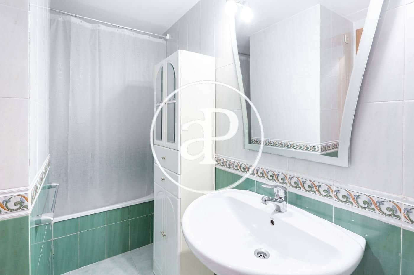 3 quarto Apartamento para arrendar em Valencia cidade com garagem - 1 800 € (Ref: 8764130)