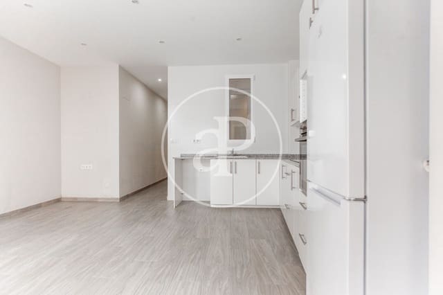 3 bedroom Apartment for rent in Mont-Olivet, Valencia city - € 1,350 (Ref: 8784029)