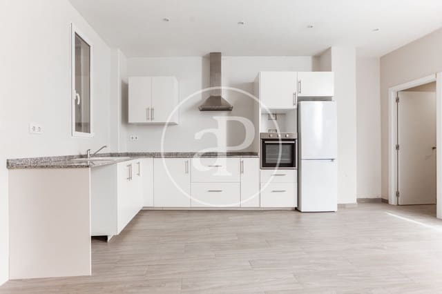 3 bedroom Apartment for rent in Mont-Olivet, Valencia city - € 1,350 (Ref: 8784029)