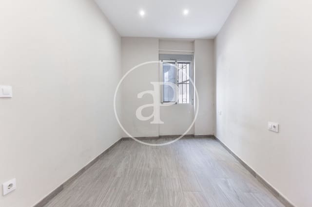 3 bedroom Apartment for rent in Mont-Olivet, Valencia city - € 1,350 (Ref: 8784029)