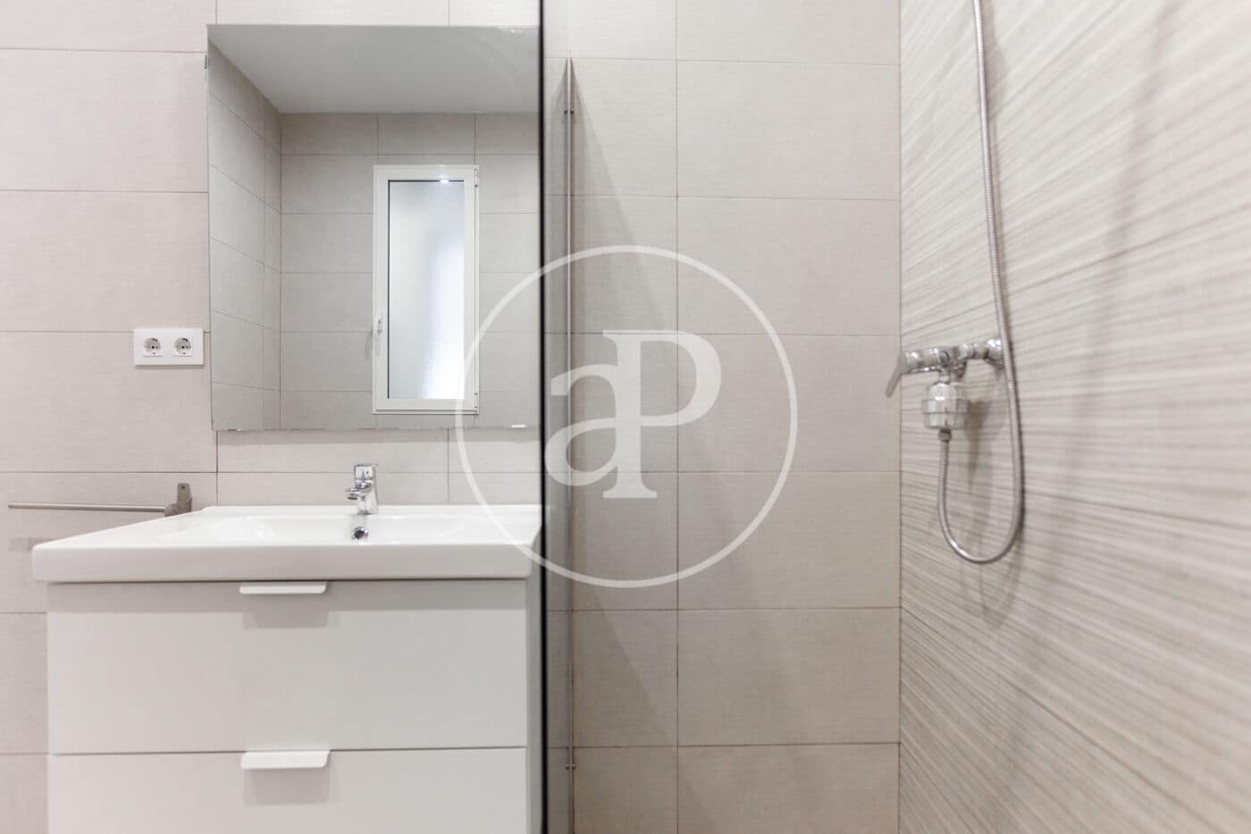 3 makuuhuone Huoneisto vuokrattavana paikassa Valencia kaupunki - 1 350 € (Ref: 8784029)