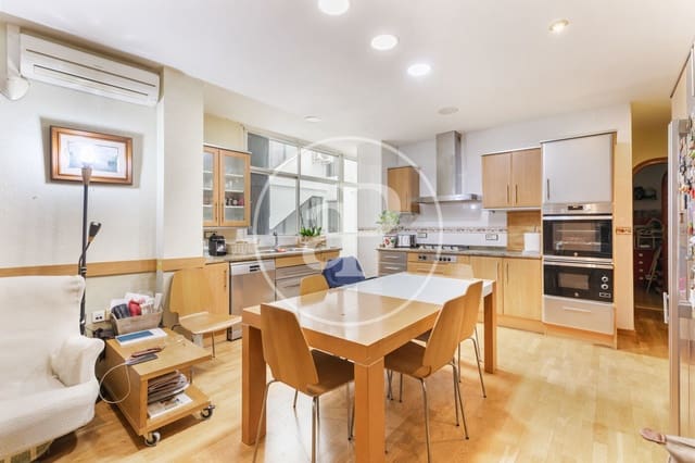 8 bedroom Apartment for sale in Sant Francesc, Valencia city - € 1,075,000 (Ref: 8786457)