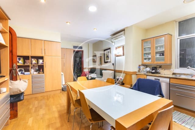 8 bedroom Apartment for sale in Sant Francesc, Valencia city - € 1,075,000 (Ref: 8786457)