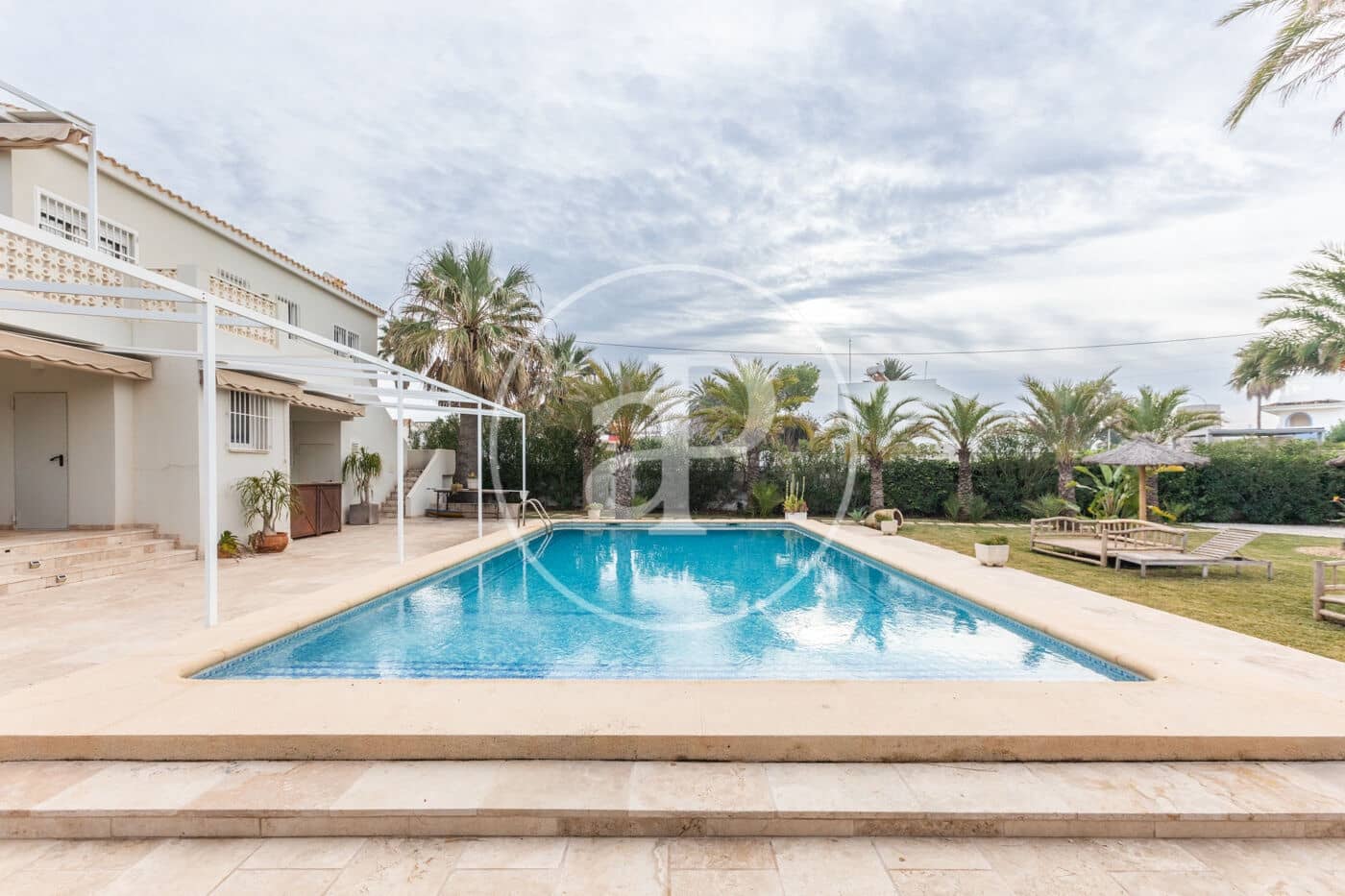 4 soveværelse Villa til leje i Denia med swimmingpool - € 7.000 (Ref: 8792868)