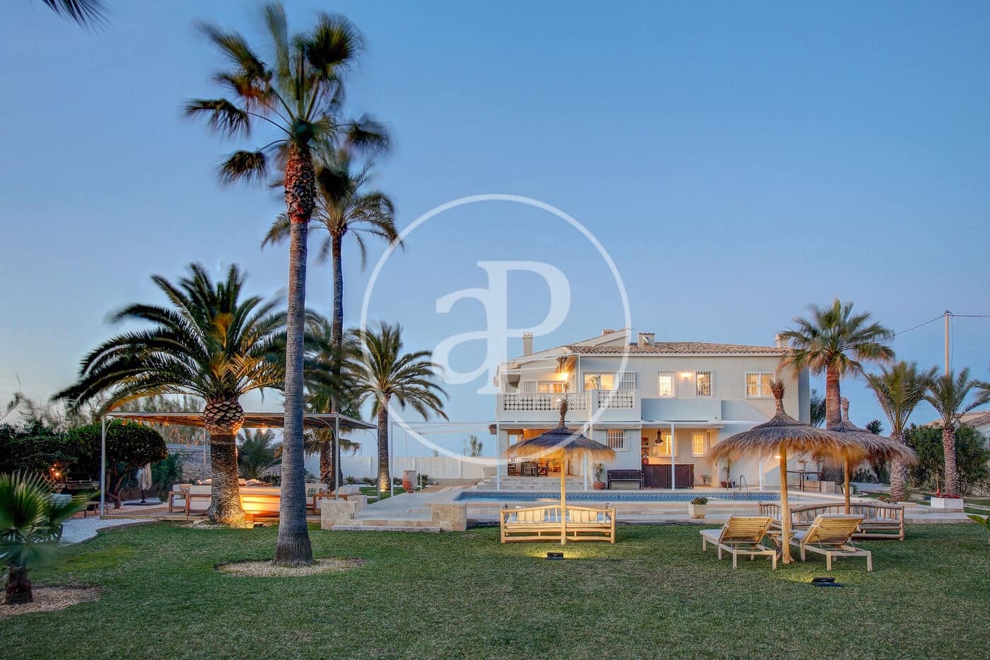 4 soveværelse Villa til leje i Denia med swimmingpool - € 7.000 (Ref: 8792868)