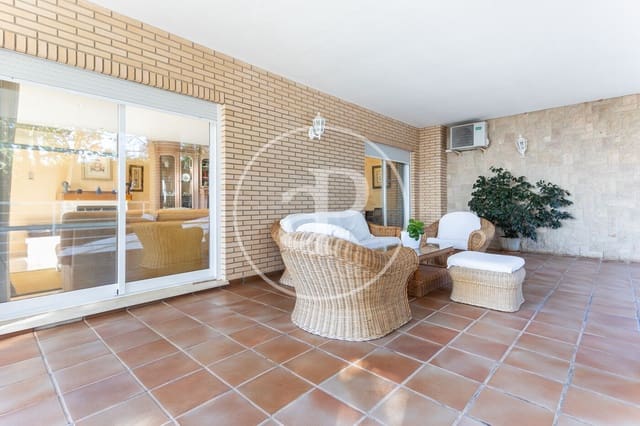 5 bedroom Villa for sale in Puçol with pool - € 1,800,000 (Ref: 8815814)