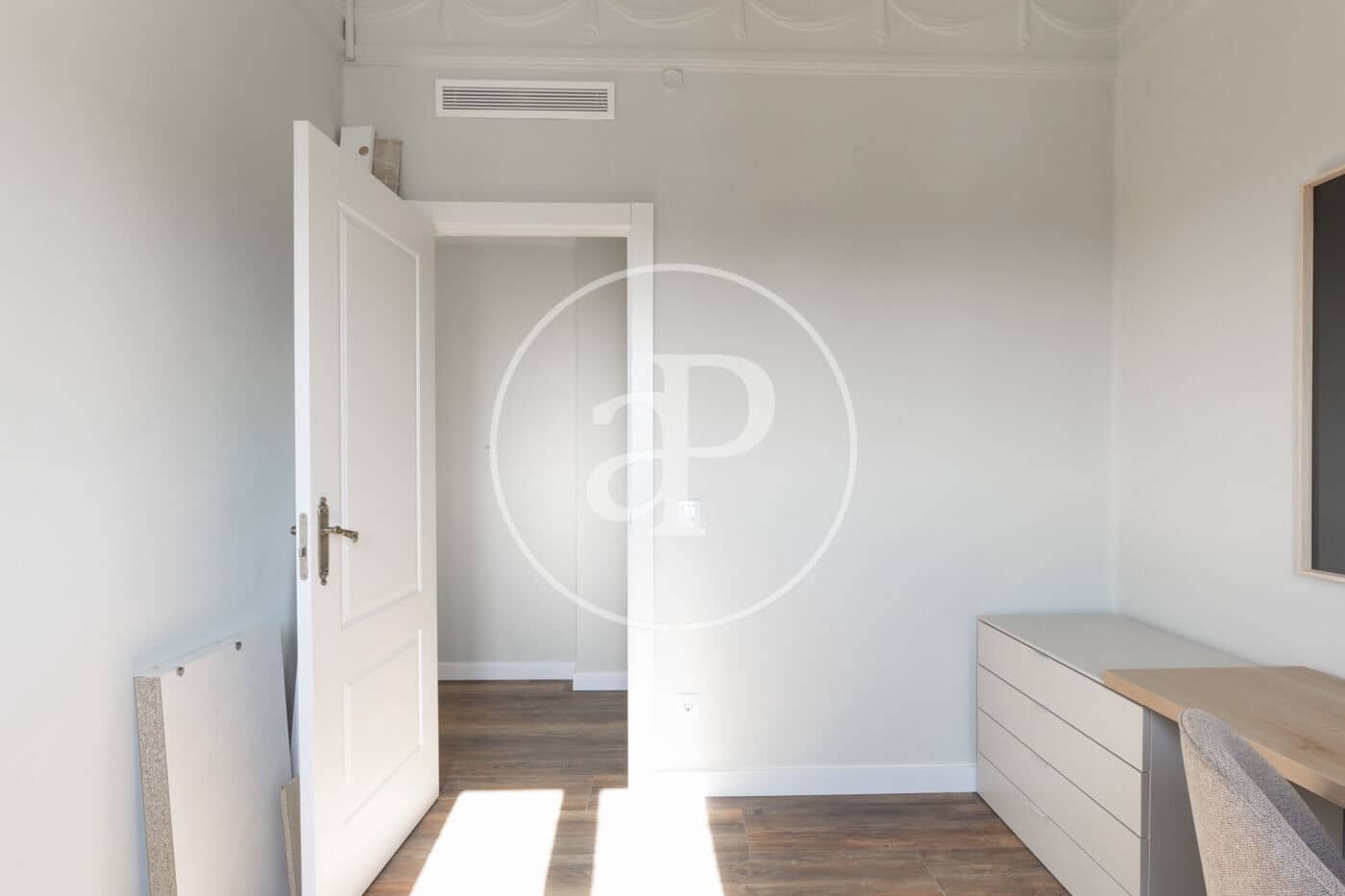 5 bedroom Penthouse for rent in Valencia city - € 4,500 (Ref: 8815818)