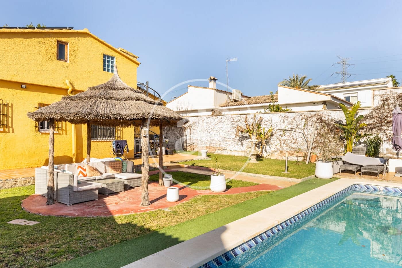 6 quarto Moradia para arrendar em L'Eliana com piscina - 2 300 € (Ref: 8817815)