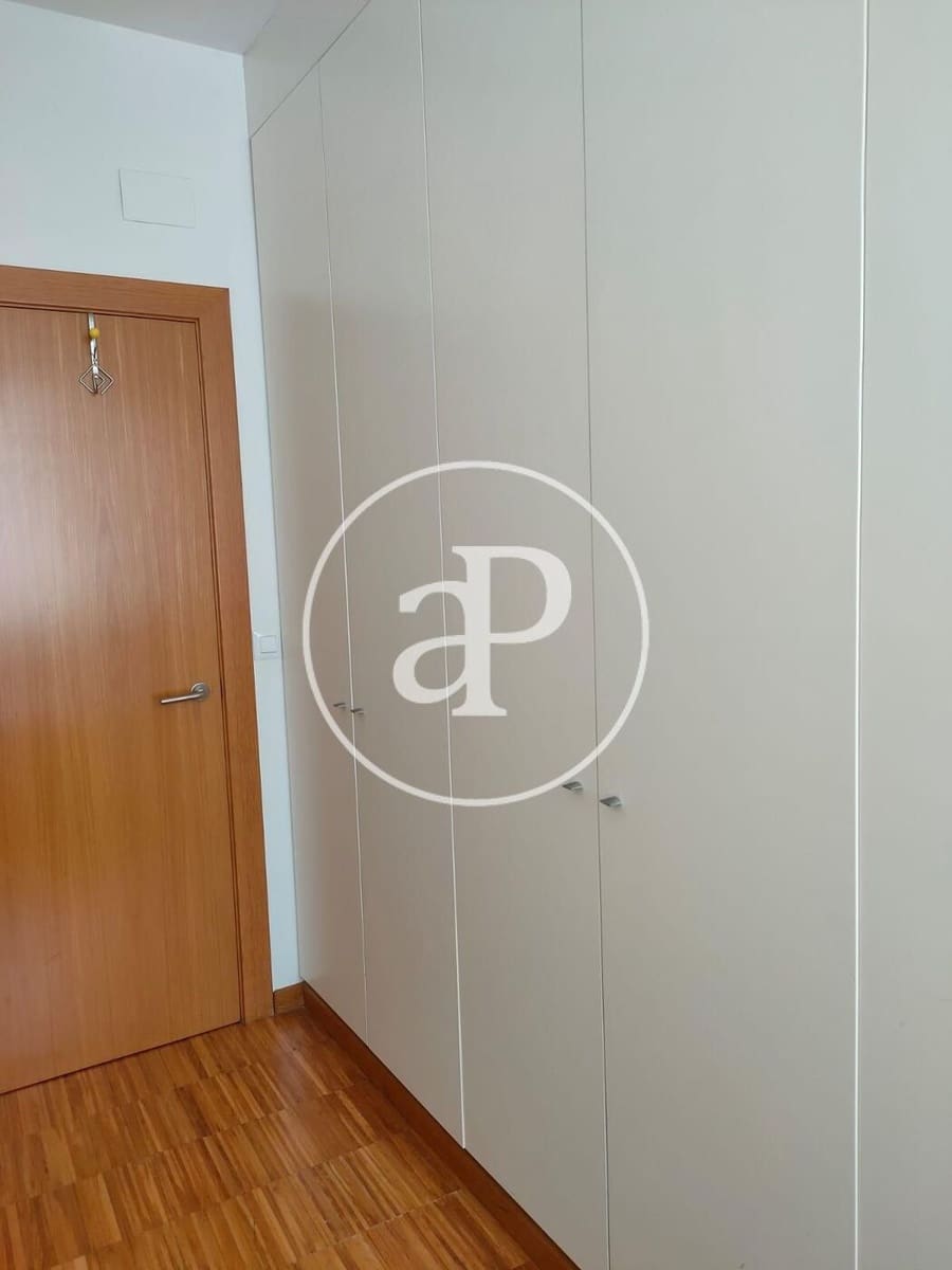 2 bedroom Apartment for rent in Valencia city - € 1,250 (Ref: 8830465)