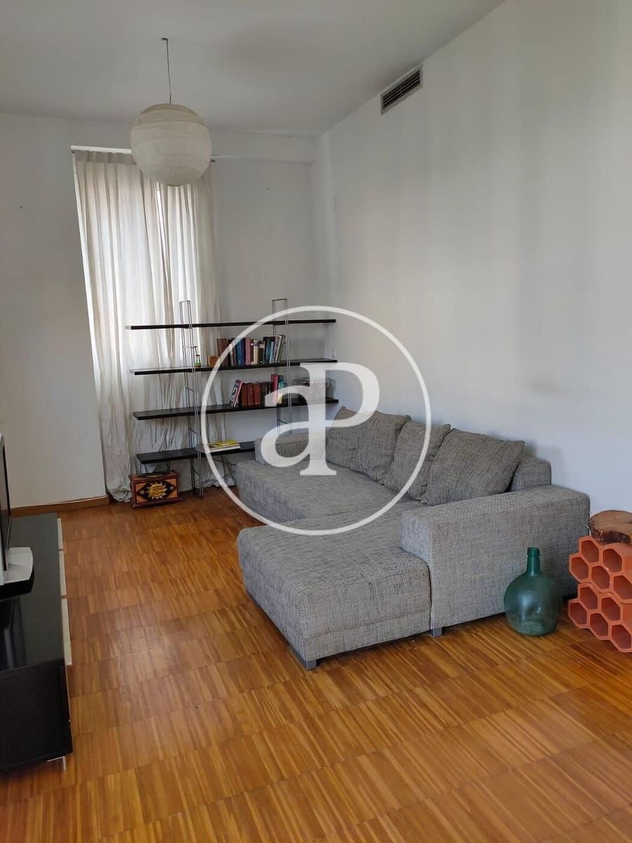 2 bedroom Apartment for rent in Valencia city - € 1,250 (Ref: 8830465)