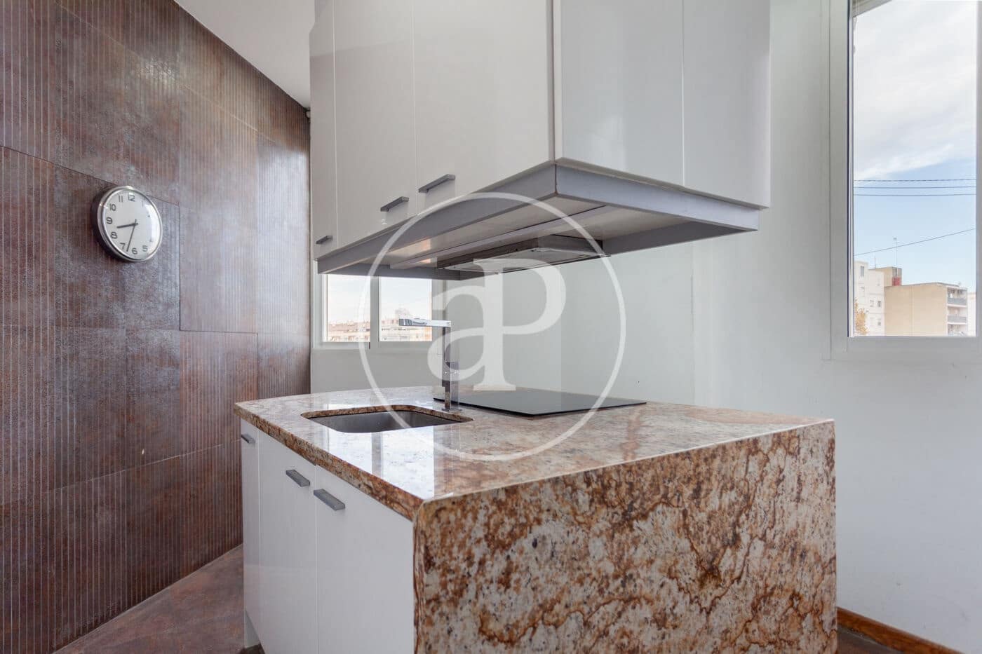 2 slaapkamer Appartement te huur in Valencia stad - € 1.250 (Ref: 8830465)