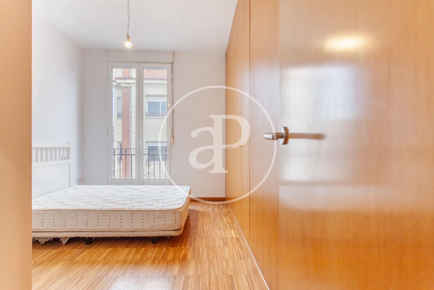 2 slaapkamer Appartement te huur in Valencia stad - € 1.250 (Ref: 8830465)