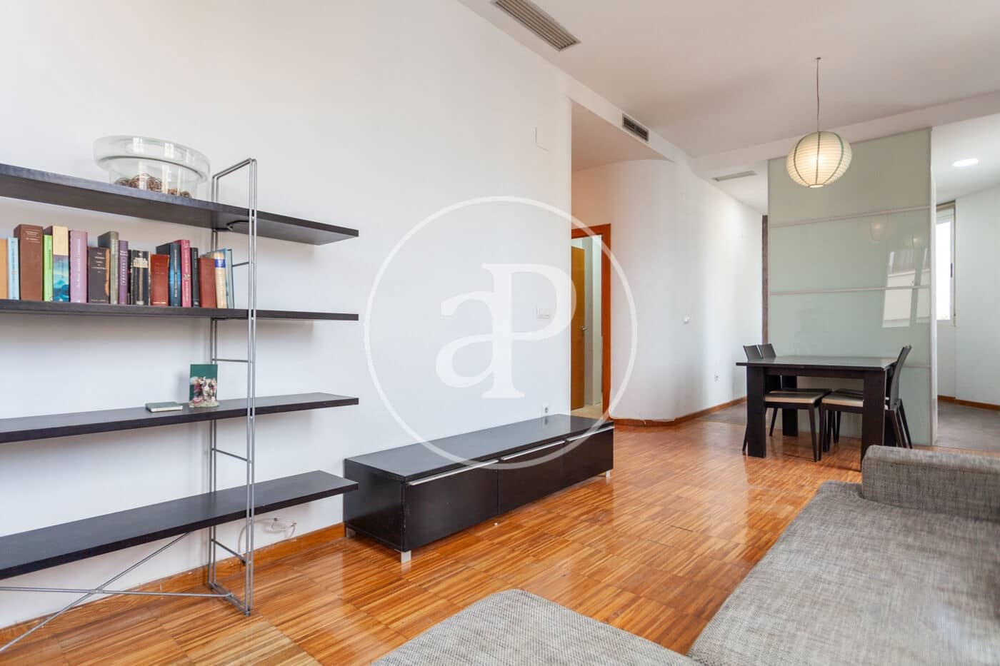 2 slaapkamer Appartement te huur in Valencia stad - € 1.250 (Ref: 8830465)