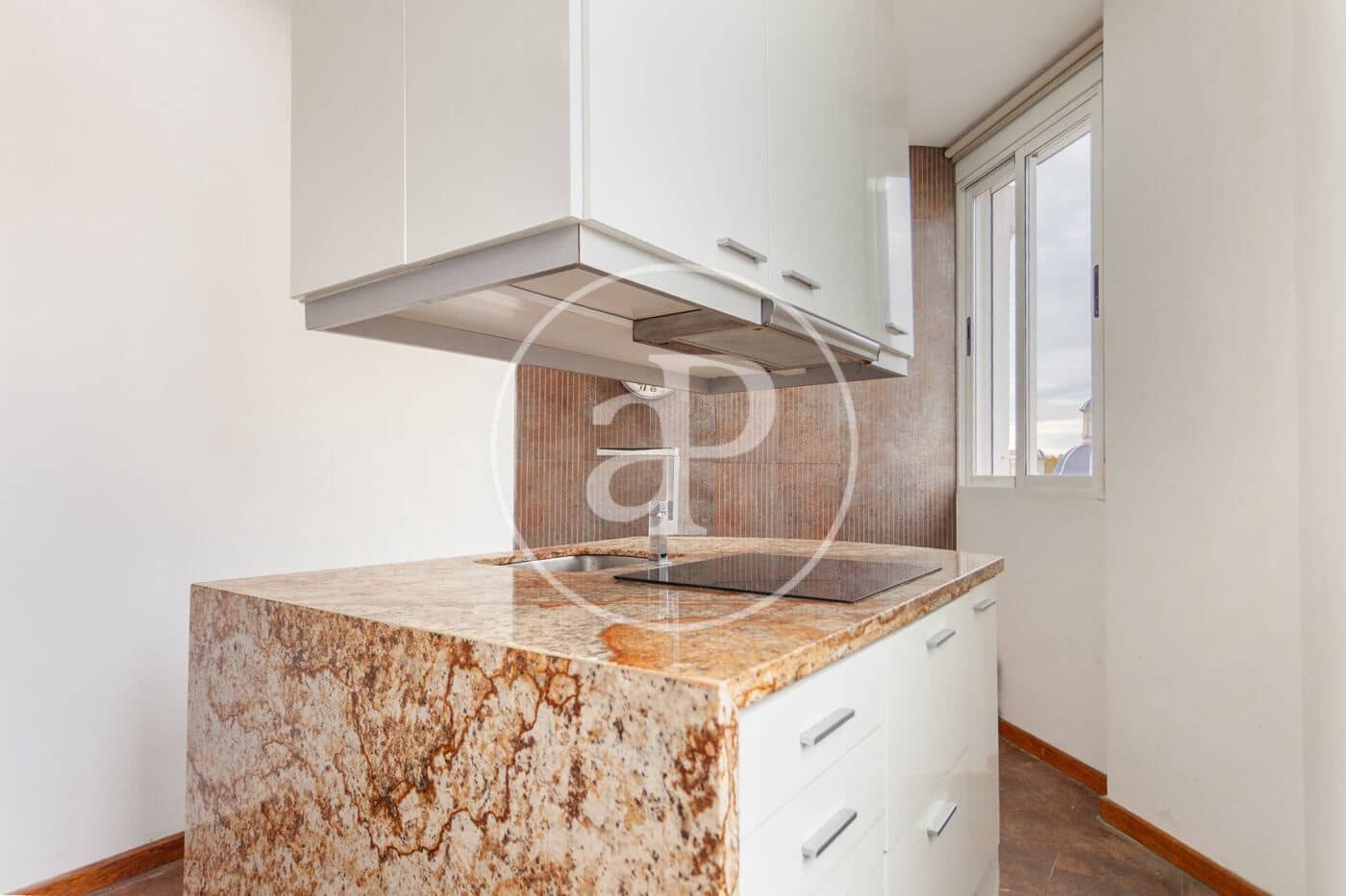 2 slaapkamer Appartement te huur in Valencia stad - € 1.250 (Ref: 8830465)