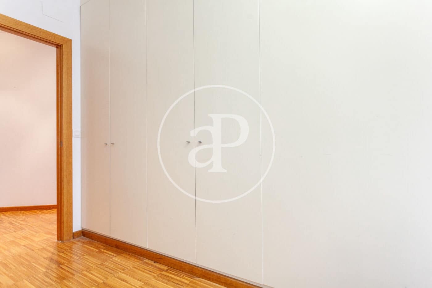 2 slaapkamer Appartement te huur in Valencia stad - € 1.250 (Ref: 8830465)