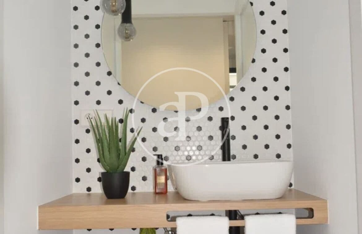 4 sovrum Lägenhet att hyra i Valencia stad med pool - 2 800 € (Ref: 8836894)