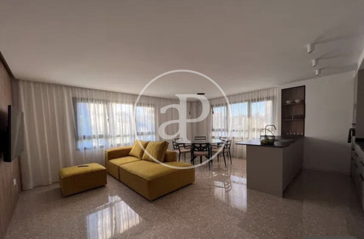 4 sovrum Lägenhet att hyra i Valencia stad med pool - 2 800 € (Ref: 8836894)