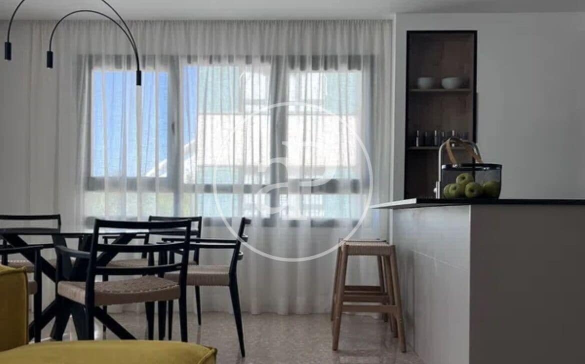 4 sovrum Lägenhet att hyra i Valencia stad med pool - 2 800 € (Ref: 8836894)