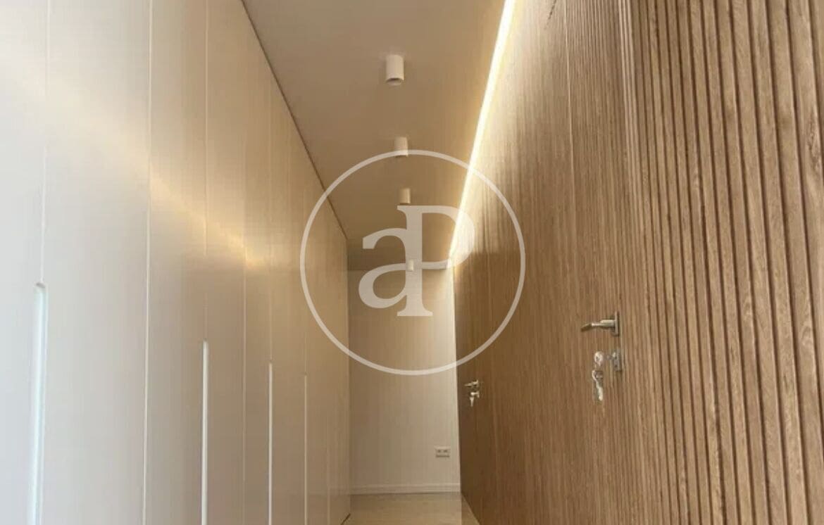 4 sovrum Lägenhet att hyra i Valencia stad med pool - 2 800 € (Ref: 8836894)