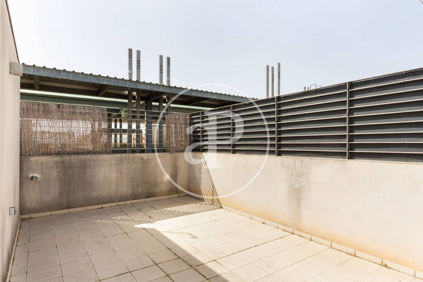 1 soverom Penthouse til leie i Valencia by med svømmebasseng - € 1 350 (Ref: 8843589)