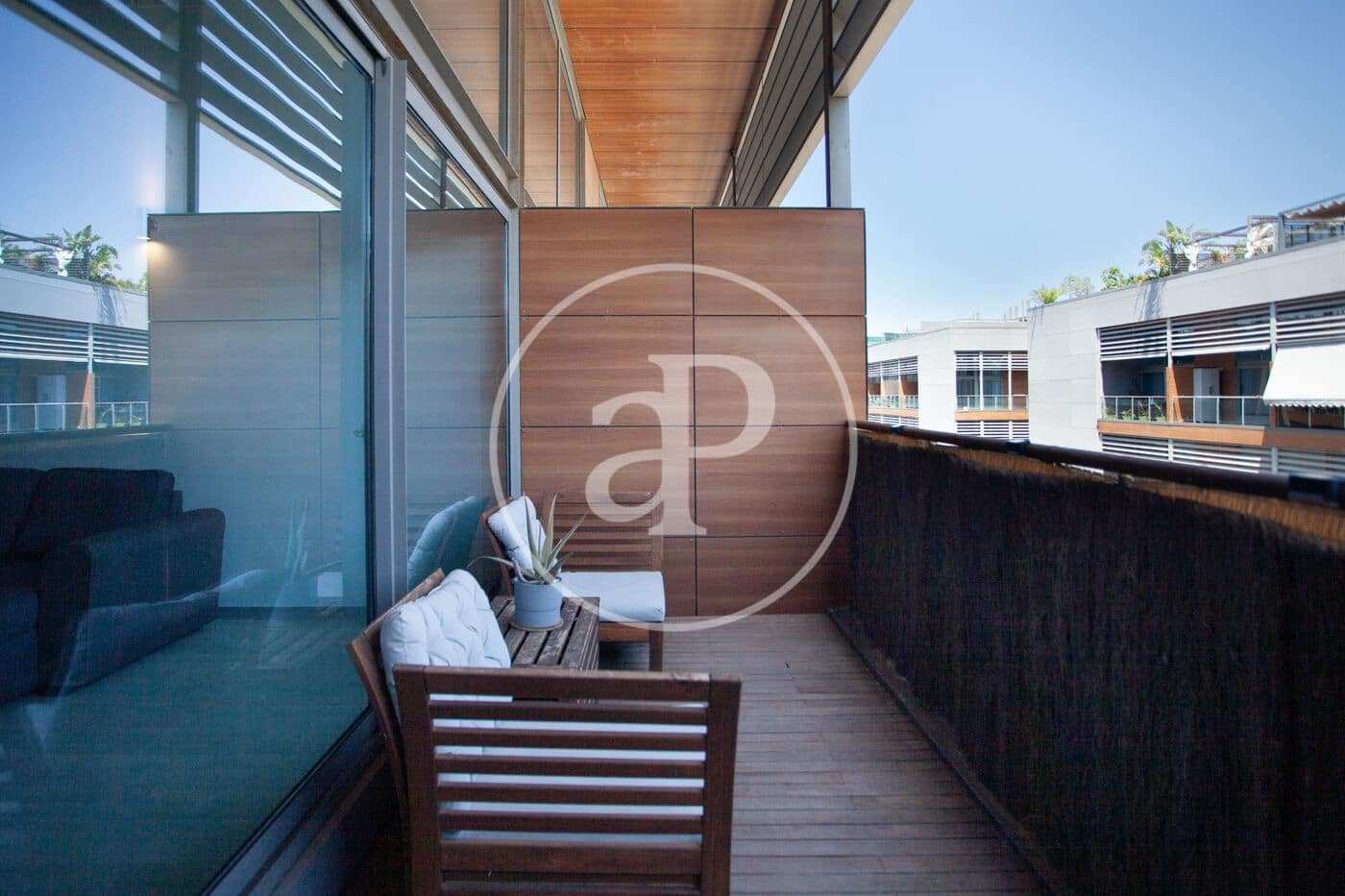 1 soverom Penthouse til leie i Valencia by med svømmebasseng - € 1 350 (Ref: 8843589)