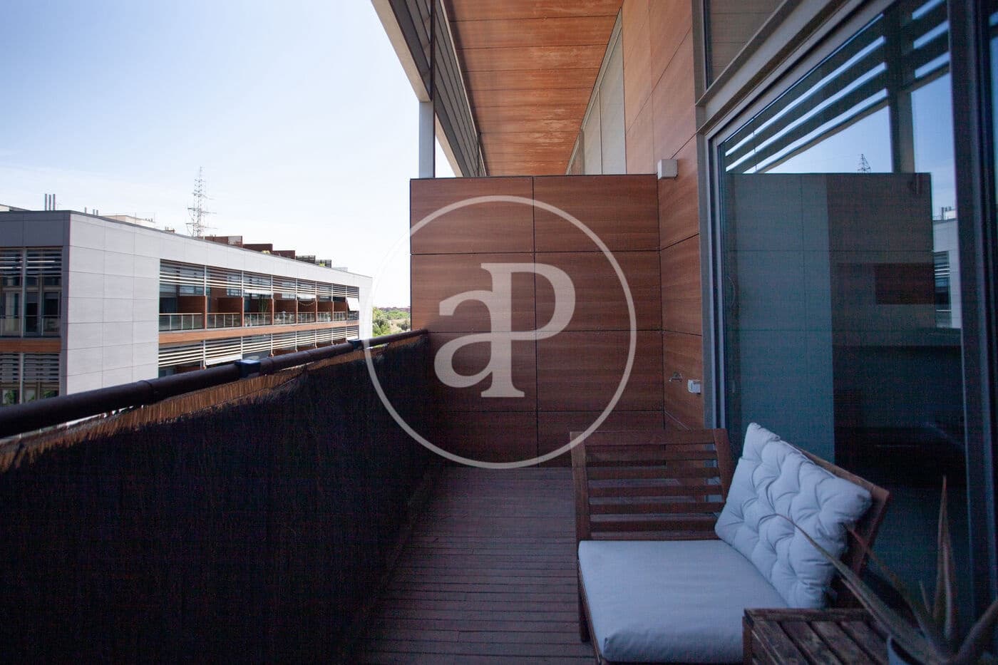 1 soverom Penthouse til leie i Valencia by med svømmebasseng - € 1 350 (Ref: 8843589)